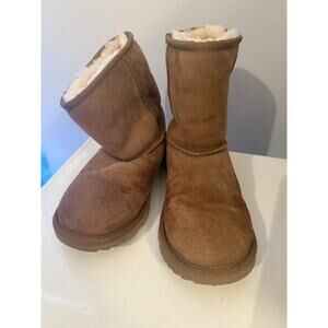 UGG Australia Classic Short II BOOTS for Women Size 6 Chestnut